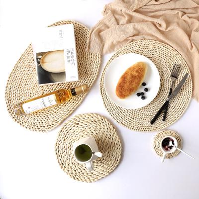 China Graceful Washable Woven Round PP Rattan Viable Woven Place Mats Tray Placemats Round for sale