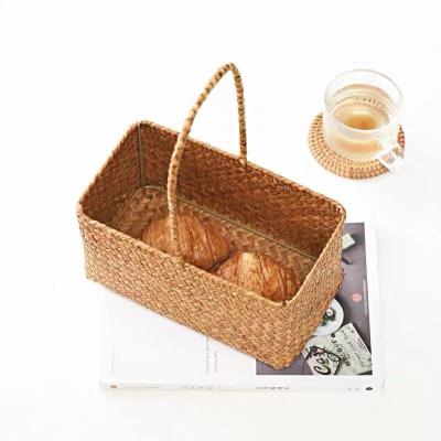 China Wholesale Minimalist Picnic Basket Basket Set 2020 New Food Storage Gift Storage Gift Portable Cheap Woven Basket Spring Wicker Design for sale