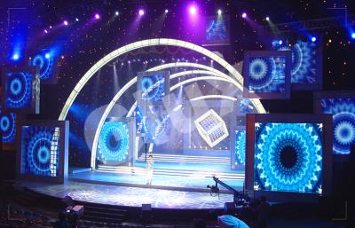 China IP65 High Brightness Curtain Curved LED Screen Billboards For Concert Stage for sale