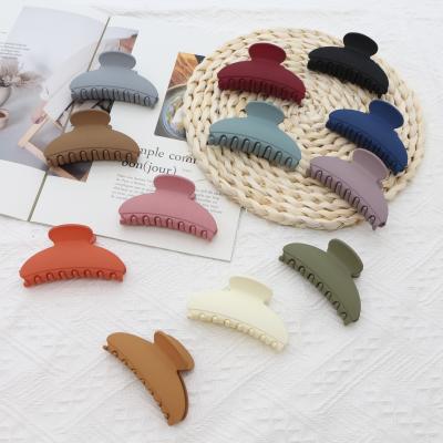 China Simple Solid Matt Plastic Hair Claw Clips New Arrival Daily Wear Hair Clamp Accessories For Women for sale