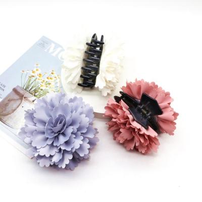 China Fashion Cloth Flower Shape Hair Claw Jaw Clips For Women Hair Clips Big Hair Clips Fashion Headwear for sale