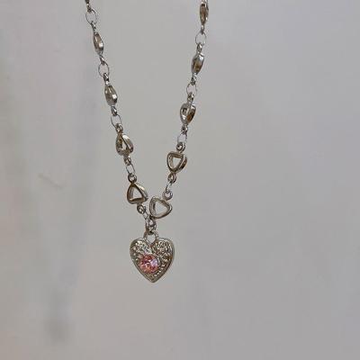 China Europe and America Wholesale Diamond Heart Necklace Women Pink Women's Summer Clavicle Chain Necklace New Valentine's Day Gifts for sale