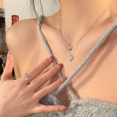 China Fashion Europe and America Jewelry Wholesale Heart Pendant Necklace Clavicle Layered Necklace for Women Girl Cute Jewelry for sale