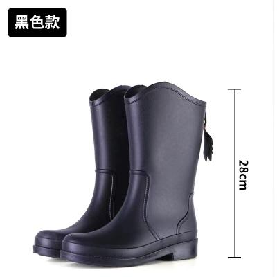 China 2022 New Design Fashionable Women Waterproof Anti-skid Rain Boots Customized Waterproof Rain Shoes PVC Boots For Ladies for sale