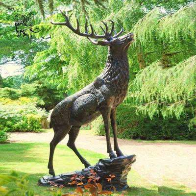 China Tamaño natural Escultura de venado de bronce Estatua de alce de cobre Estatua de fundición de metal Animales Decoración de jardín al aire libre en venta