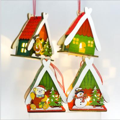 China Christamas Home Decoration Christmas Wooden House Christmas Lighting Colorful Drawing Wooden Decoration for sale