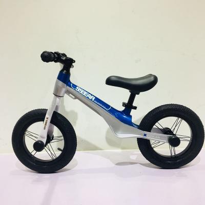 China Eco-friendly material factory direct children's balance car sliding car 2-3-6 years old without pedals scooter two-wheeled child running bike for sale