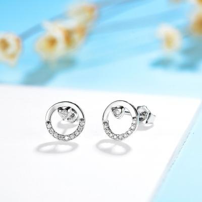 China CLASSIC Pure White Gold 10K Earrings For Women Love Fine Luxury Wedding Heart Engagement Diamonds Moissanite Stud Earrings For Jewelry for sale