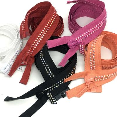 China New Auto Lock 2021 Customizable Open Colors Customization Diamond Zipper Used For Luggage for sale