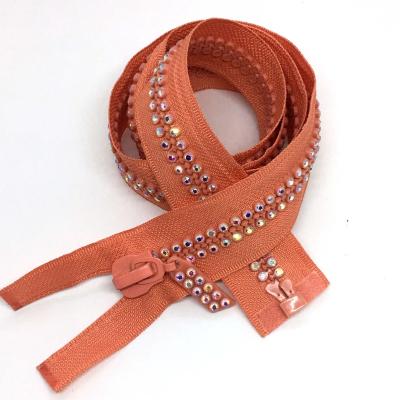 China Auto Lock New Customizable Casual Open-End Fashion Zipper used for Garment Factory for sale