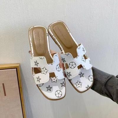 China Anti-odor 2022 fashion style lady slipper interesting lady shoes girls sandal flat slipper for sale