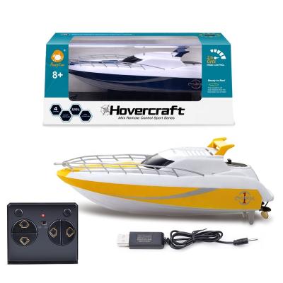 China RC Hobby 2.4G 8Mins Play Time Summer Water Toy Small RC Boat For Kids Gift 2022 for sale