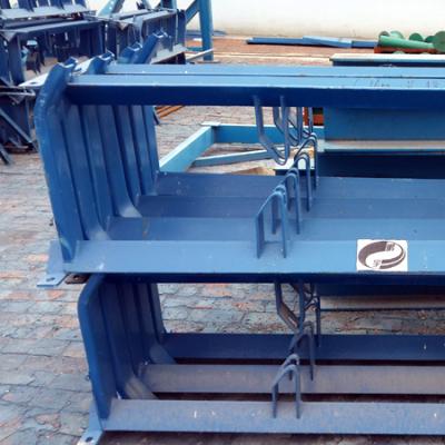 China Industry Thee Troughing Hydraulic Roller Conveyor Idler Frame for sale