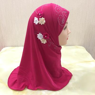 China Beautiful 6 pearl polyester flowers little Muslim girl hijab girl 2 to 7 years old hijab hats scarf XDH075 for sale