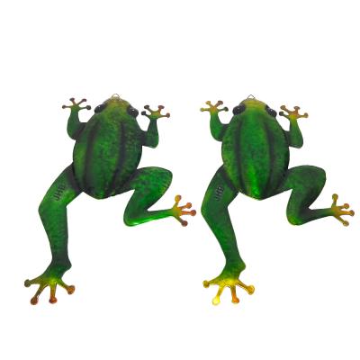 China Europe Metal Garden Wall Art Decorative Set of 2 Cute Frogs Outdoor Wall Sculptures for sale