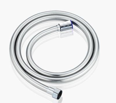 中国 Modern Inner PVC EPDM Silver High Pressure Smooth Shower Hose For Bath Hand Held Shower Head Flexible Shower Hose 販売のため