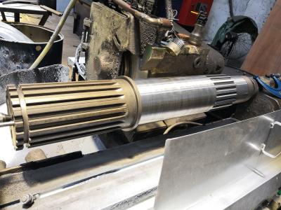 China Carburizing Straight Spline Gear Shaft 20Cr2Ni4 10mm Spline Width for sale