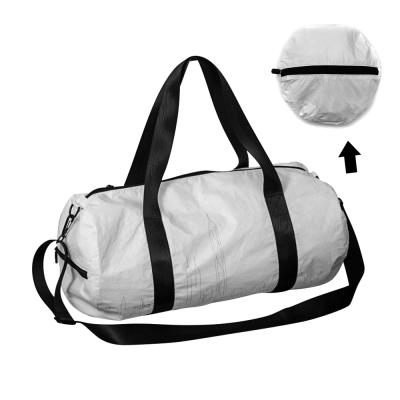 China BG-2106 High Quality Waterproof Tyvek Gym Crinkled Duffel Bag Fitness Gym Bag Travel Duffel Bag for sale