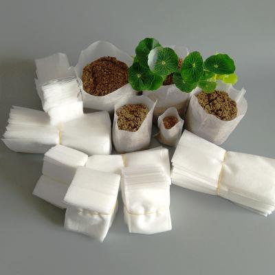 China Breathable Biodegradable Nonwoven Seedling Plants Nursery Bags Fabric Planting Pots Eco - Friendly Gardening Air Breeding Planting Bags for sale