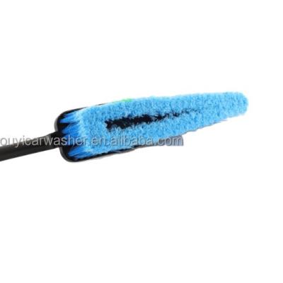 China PP+PVC Plastic Car Wash Brush PVC Bristle With Water Flow Through Car Brush for sale