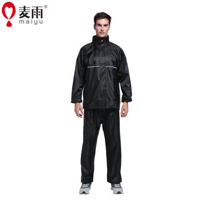 China Hot Sale 100% New Waterproof Custom Color Men's Nylon Rainsuit Polyester PVC Coating Motorcycle Rainsuit With Reflective Tape for sale