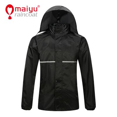 China Goods Polyester Raincoat Cheap Fabric Raincoat Men's Raincoat for sale