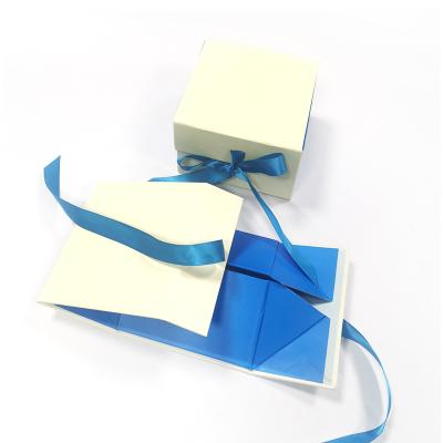 China High Quality Biodegradable Gift Box Cardboard Paper Folding Gift Box With Custom Design for sale