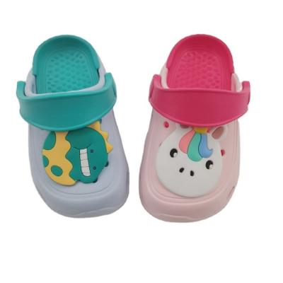 China Custom Logo Baby Foam Platform Children Bright Color Massage Clogs Kids Slippers for sale