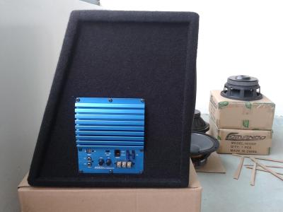 China Het tapijt beëindigde de Doos van 10 Duimsubwoofer, Draagbare Auto Stereoboombox met Versterker Te koop