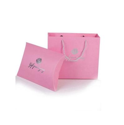 China Recycled Materials Hot Sale & High Quality White Cardboard Paper Bag Gift Shopping Paper Bag With Handle for sale