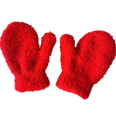 China Simple Children's Winter Plush Baby Fleece Anti-slip Fingered Warm Knitted Coral Gloves for sale