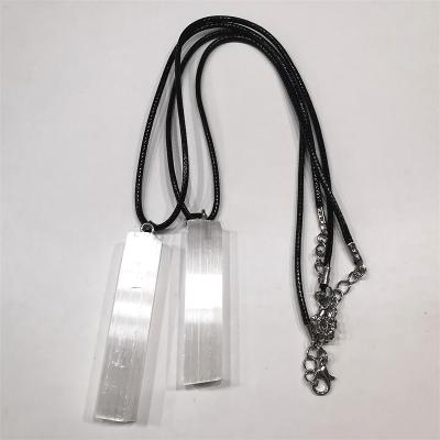 China Simple Natural Crystal Stone Personality China Gypsum Stone Fashion Necklace Pendant Jewelry for sale