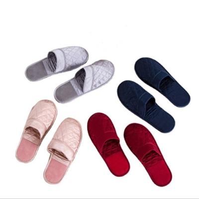 China Mulberry Silk Slippers Charmeuse Men's Sleeping Custom Electrically Stitched Passionate Silk Slippers for sale