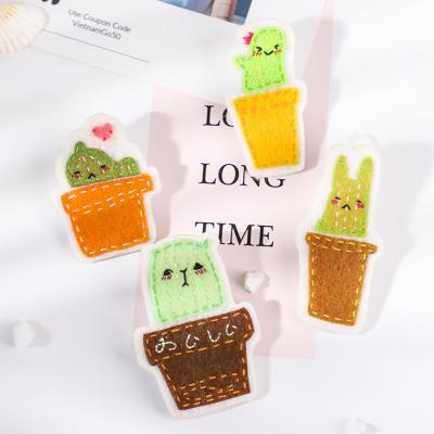 China New Arrival Eco-friendly Material Women Fashion Fabric Decorative Brooch Pin Fashion Designer Hand Make To Play Dessert Style Brooch for sale