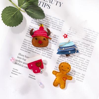 China Merry Christmas Eco-Friendly Handmade Vintage Handmade Accessories Felt Toy Brooches Brooches Luxury Material DIY Decorations Brooch for sale