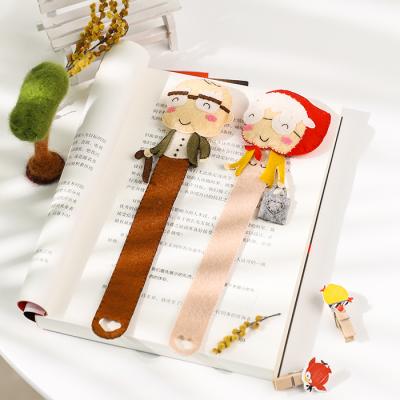 China Handmade Decor Felt Nonwoven Eco-friendly Material Toy For Christmas Hot 2021 Christmas Toys Bookmark Tag Kids Gift for sale