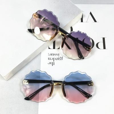 China New Trendy Vintage Heart Shade Metal Acetate Gradient Square Sunglasses Retro For Kids for sale