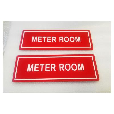 China Modern Etched Brass Metal Office Uniform Acrylic Door Name Plate Brass Design for Meetings for sale