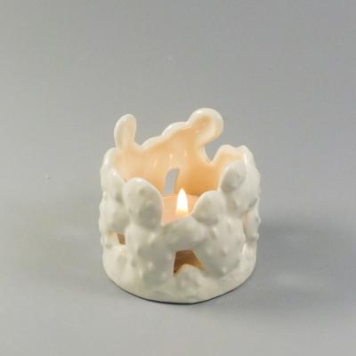 China Eco-friendly Ceramic Candle Holder Glazed White Perfume Porcelain Aroma Oil Burner Ceramic Candle Holder for sale