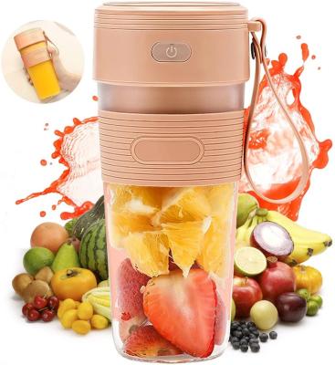 China High Efficiency Rechargeable Easy Operation Car Blender Fruit Blender Portable USB Car Juicing Extractor Machine Juicer for sale