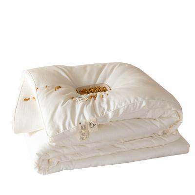 China Home Cotton Soy Fiber Comforter Versatile for All Seasons Ideal for Single Beds Quilt for sale