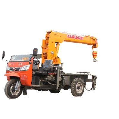 China TRUCK CRANE High quality tricycle with small crane truck crane truck lift crane for sale