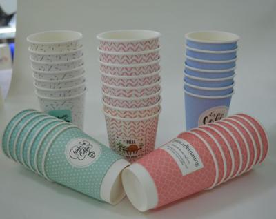 China Disposable Customized Double Hot Stamping PE Coated Waterproof Paper Cups For Cold Drink for sale