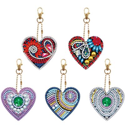 China Wholesale Creative Diamond Convenient Full Heart Diamond Hand Painting Hand Painting Key Chain Gift for sale