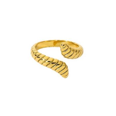 China Hot Selling Minimal /Tiny /Fancy Jewelry Serpentine Ring Women 18K Gold Plated Serpentine Crescent Steel Titanium Rings for sale