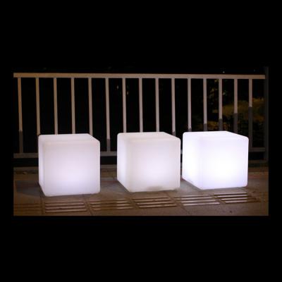 China 3600mAh Modern Solar Rechargeable LED Cube Light Stool Light Up Furniture Public Seat for sale