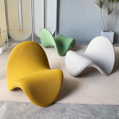 China Italian Tongue Shape Lounge Chair Luxury Lounge Chairs 2022 New Latest Design Tongue Chair for sale