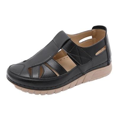 China Round Summer Leather Shoes Woman Hollow Out Sandals Flat Ladies Beach Casual Soft Bottom Sandal for sale