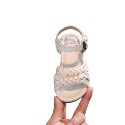 China New Fashion Trend Girls' Sandals Soft Bottom Woven Small Children's Shoes Summer Children's Beach Sandals Fancy Shoes for sale