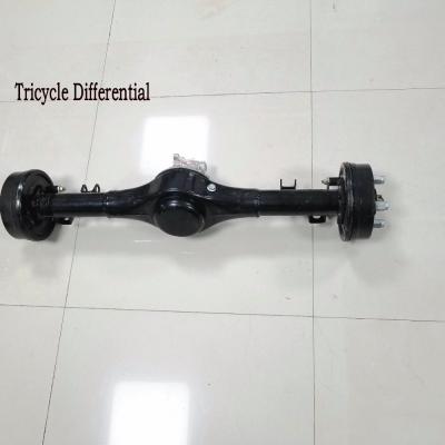 China OEM 48v/60v E Rickshaw Rear Axle With Durable Quality Tricycle Differential 2000kg Loading Capacity à venda